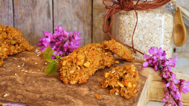 GALLETAS DE AVENA ZANAHORIA Y FRUTOS SECOS