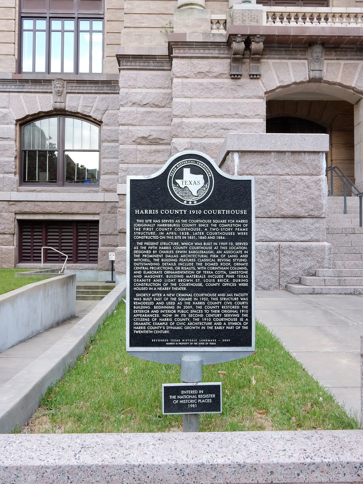 Historical Marker at Old Courthouse