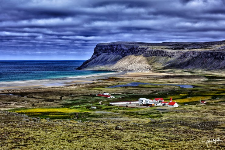 3. Breidavik, Iceland - Top 10 Houses in the Middle of Nowhere
