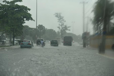 Lluvias provoca inundaciones en el Gran Santo Domingo