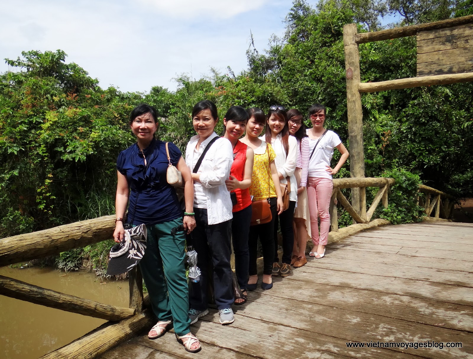 Cty Hành Trình Việt khảo sát tuyến Mekong, Trà Vinh 2013