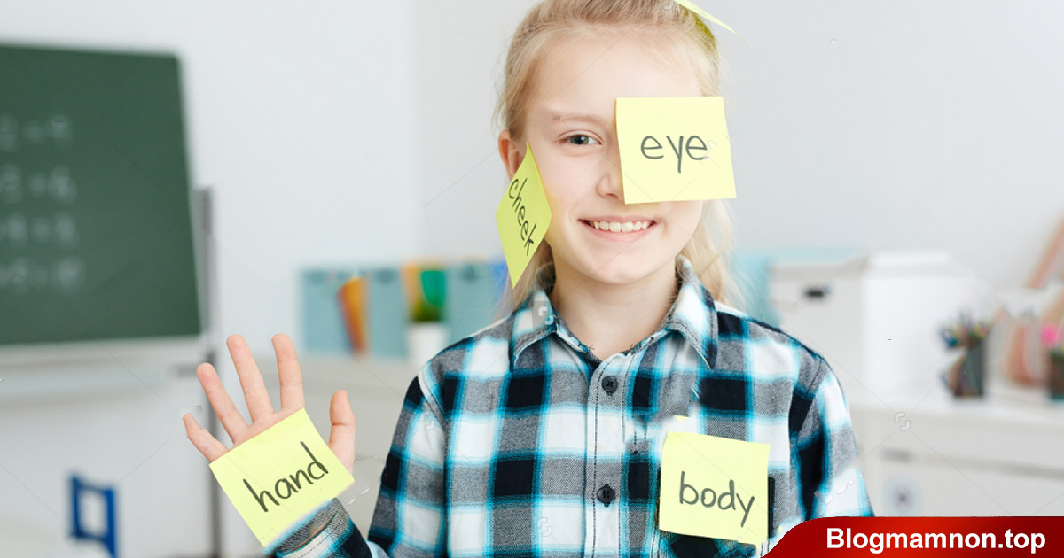 Trẻ luyện được cách phát âm chuẩn nhờ có môi trường giao tiếp tiếng Anh.