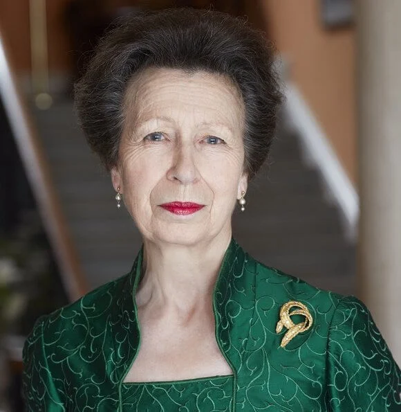 Princess Anne, the only daughter of Queen Elizabeth, celebrates her 70th birthday. Princess Anne wore a outfit. gold brooch