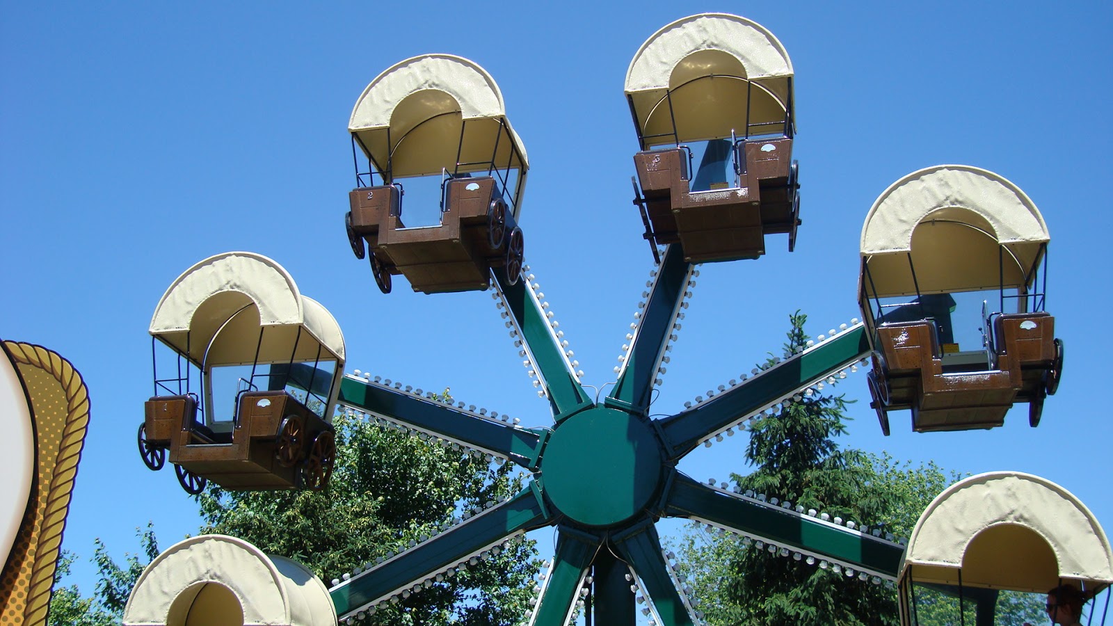 PLANET SNOOPY and The Great Pumpkin Fest at Dorney Park - Allentown, PA ...