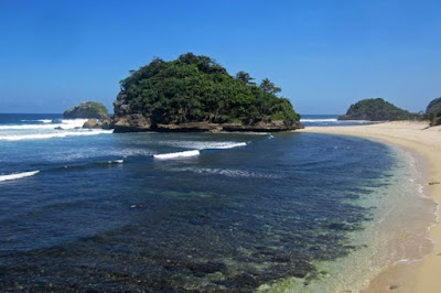 tempat wisata pantai kedung celeng di malang jawa timur tempat wisata pantai kedung celeng di malang jawa timur