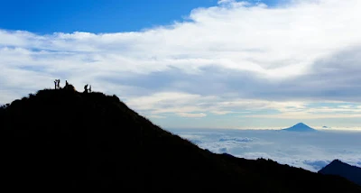 Kawah Plawangan Senaru 2641 meter Gunung Rinjani