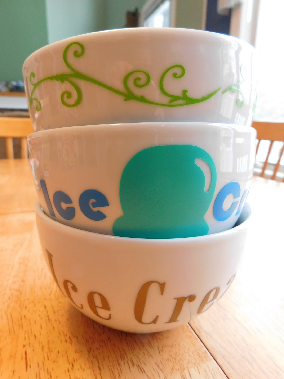 Decorating Bowls Using Our Cricut