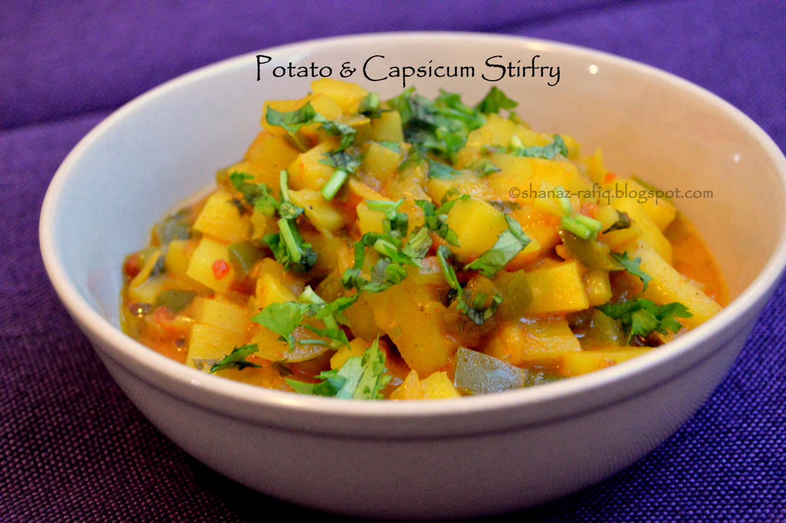 Love To Cook Aloo aur Capsicum ki sabzi (Potato capsicum gravy)