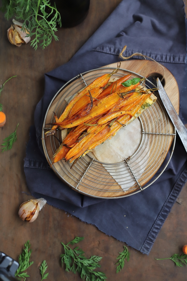 Tarte à la farine d'épeautre aux graines et carottes rôties