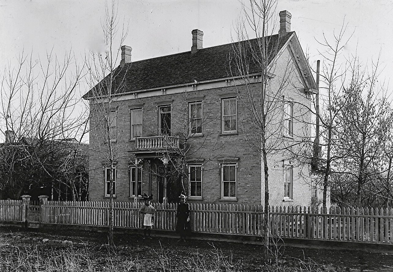 Tudy Standlee Page Mt. Pleasant Pioneer Homes and Tidbits of History