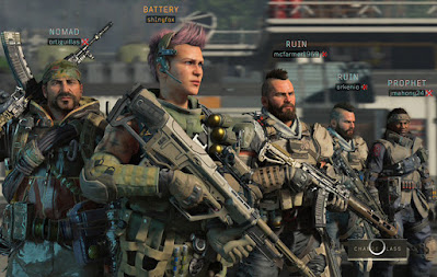 السلام عليكم, مرحبا بكم في موقع سريونا | Sriona لتحميل العاب الكمبيوتر, Call of Duty: Black Ops 4 اصدار جديد من السلسلة مثيرة للاهتمام ولكن هذه المرة يبدو ان سلسلة Call of Duty سوف تسير في اتجاه مختلف عن السابق بخروجها عن المألوف وتقديم ما هو جديد .يمكن ان تكون لعبة Call of Duty: Black Ops 4 جديدة ولكن هل من جديد في طريقة اللعب ؟ ليس الكثير لكن اللعبة تخلت عن اكثر العناصر المزعجة في الاصدارات الاخيرة كأن سلسلة Call of Duty عادت من جديد بعد غياب طويل وايضا تم التخلي عن استعادة الصحة الاوتوماتيكي واصبح يدوي وكذلك هناك ميزان لصحة اللاعب والخصم كأضافة جديدة ميكانيكية اللعب قد تختلف مع كل طور من اطوار اللعبة الاربعة : طور الاختصاصيون , طور اللعب الجماعي , طور الزومبي