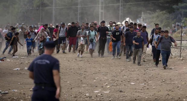 Μουζάλας: Οι Κρητικοί δεν είναι η εκλεκτή φυλή για να μην δέχονται «πρόσφυγες» Μουζάλας: Οι Κρητικοί δεν είναι η εκλεκτή φυλή για να μην δέχονται «πρόσφυγες»