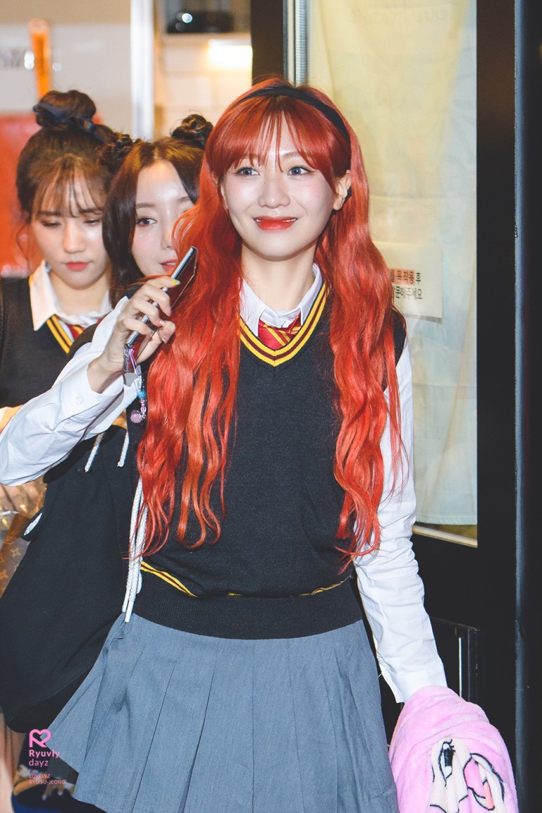 호그와트 학생들의 특별공연 같았던 러블리즈 막방 무대 | 인스티즈