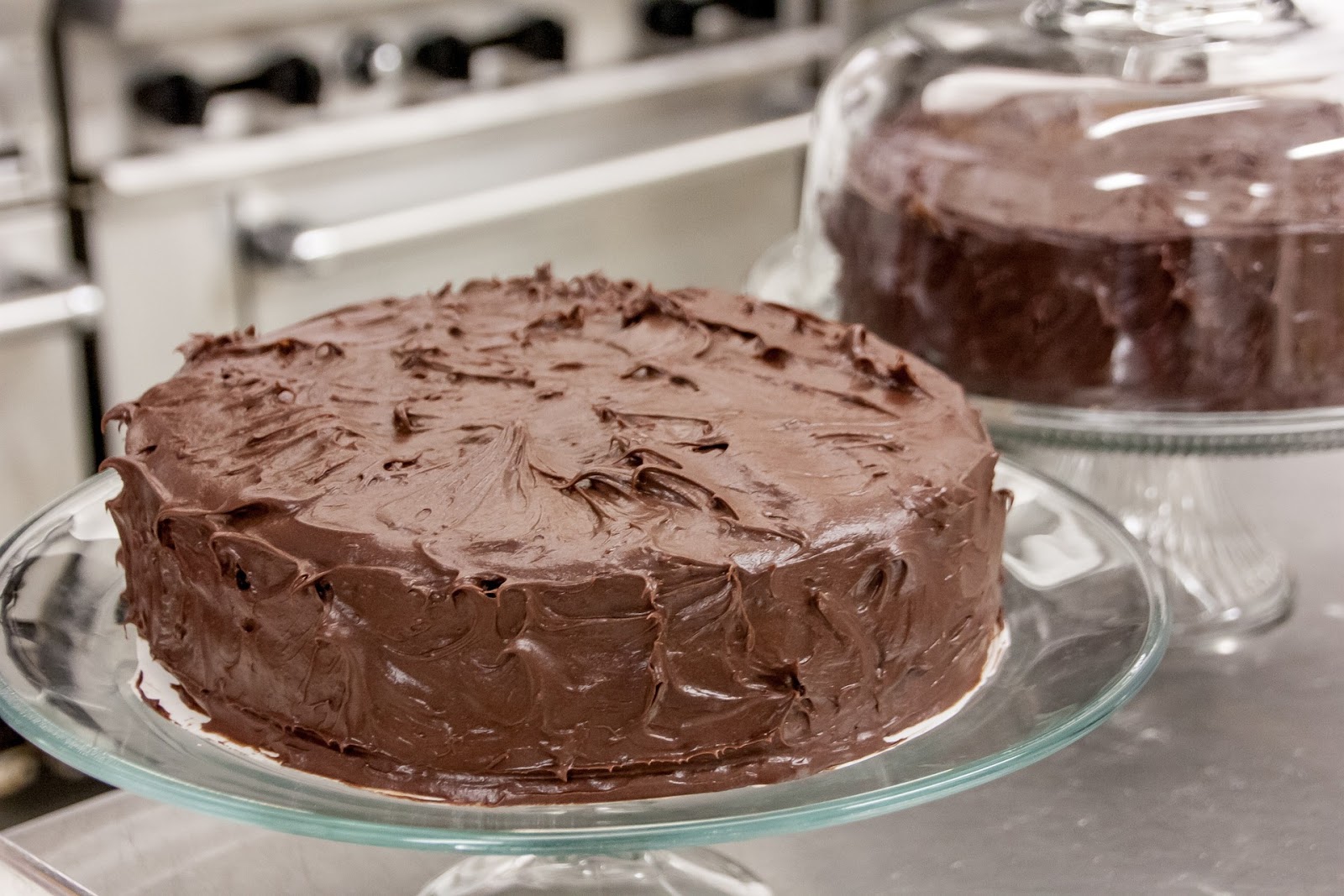 Süßes Glück: Fluffiger, dunkler Schokoladenkuchen - das beste Rezept