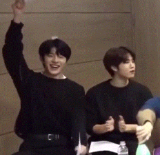 내년에는 본업의 모습도 많이 보여주고 싶다는 아이돌 | 인스티즈