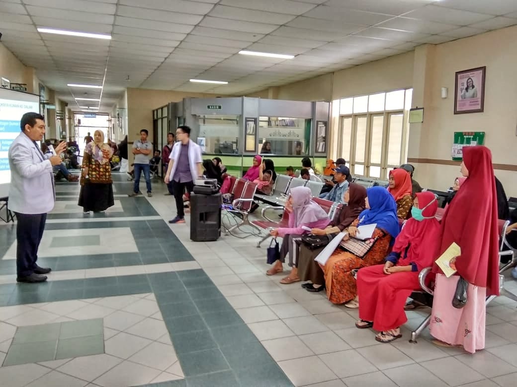 Surat Kabar Umum Nuansa Post Rsud Tengku Rafi An Siak Menggelar Program Kesehatan Terhadap Pasien Dan Keluarga Di Ruang Tunggu Rumah Sakit
