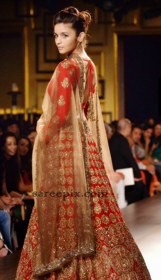 Alia bhatt in Manish malhotra lehenga at India Couture week 2014