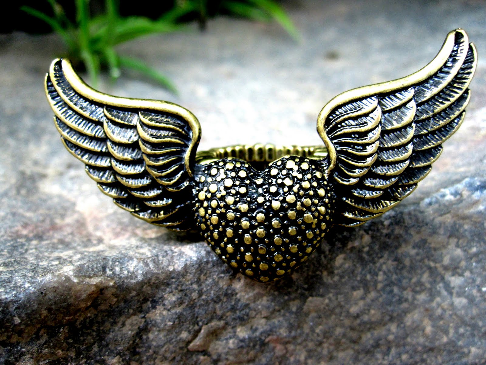 The Classy and Fabulous Shop: Heart + Wings Ring