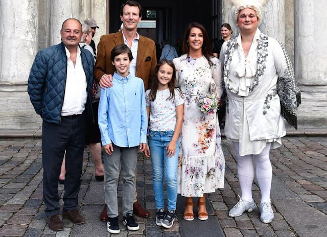 Princess Marie wore a new peplum midi dress from Ted Baker and Ann Tuil Carla sandals. Prince Henrik and Princess Athena