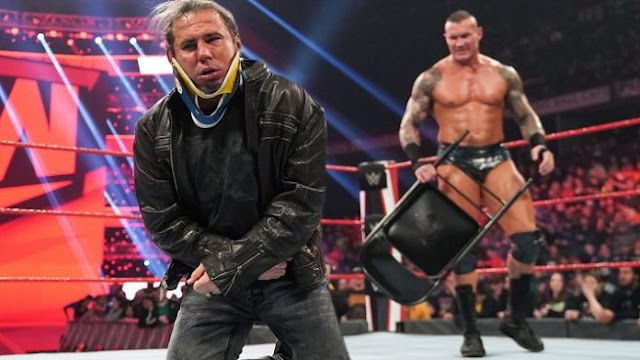 Randy-Orton-Matt-Hardy-attack-696x391.jpg