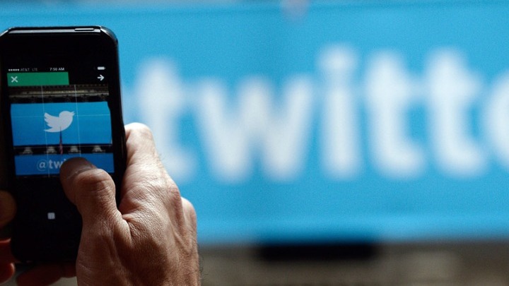 Το Twitter επιστρατεύει τους χρήστες του στη μάχη κατά των fake news