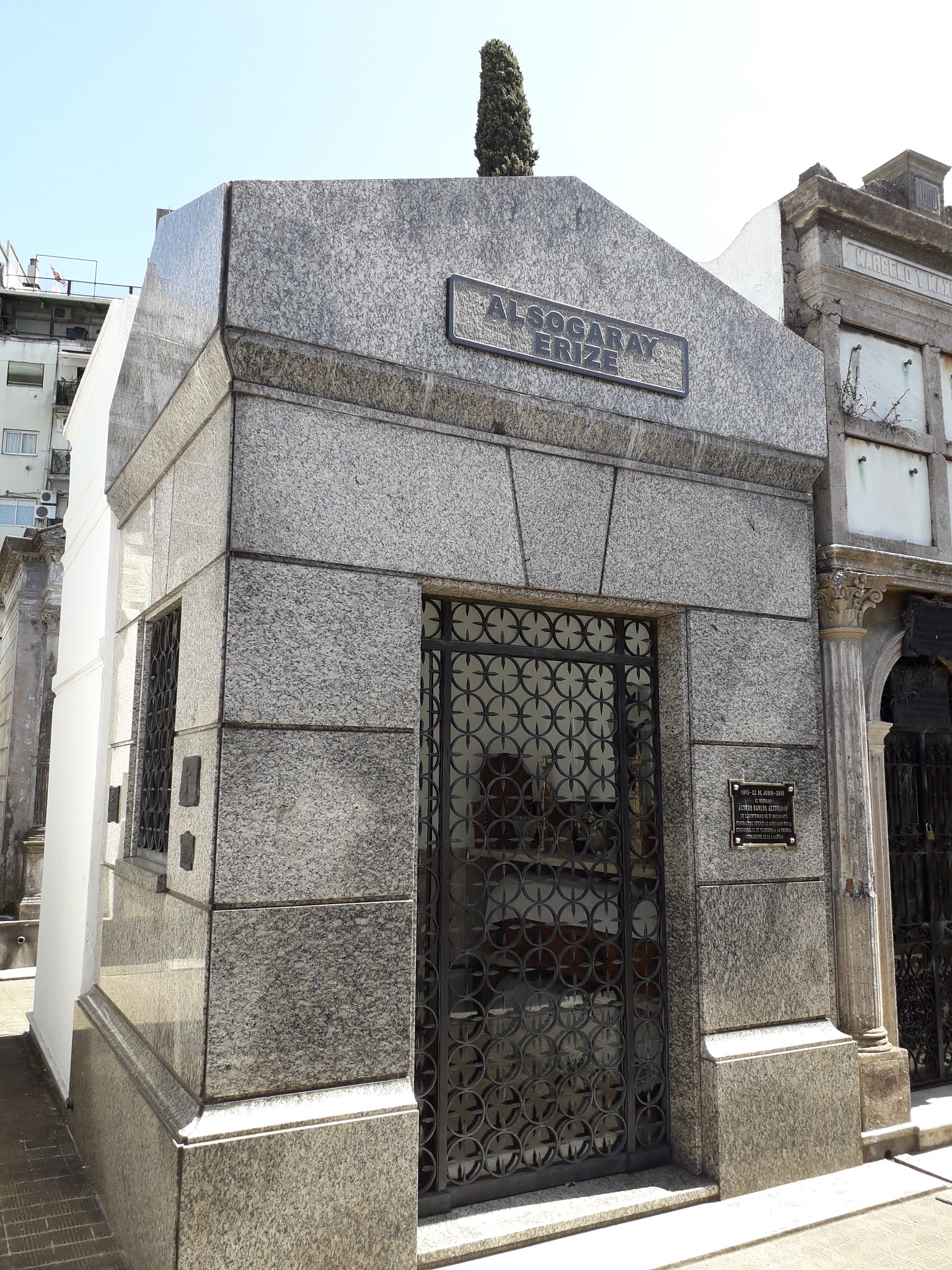 Arquitectura, Símbolos, Arte en el Cementerio de la Recoleta ÁLVARO
