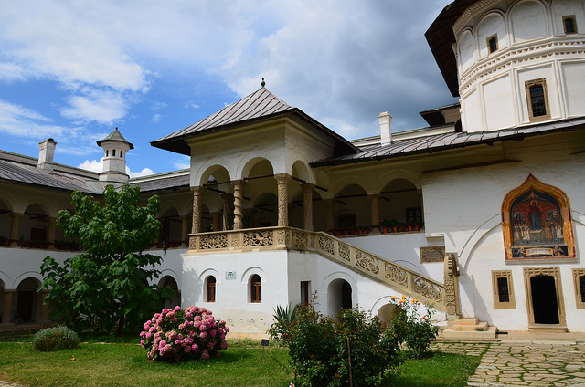 Resultado de imagen de monasterio horezu