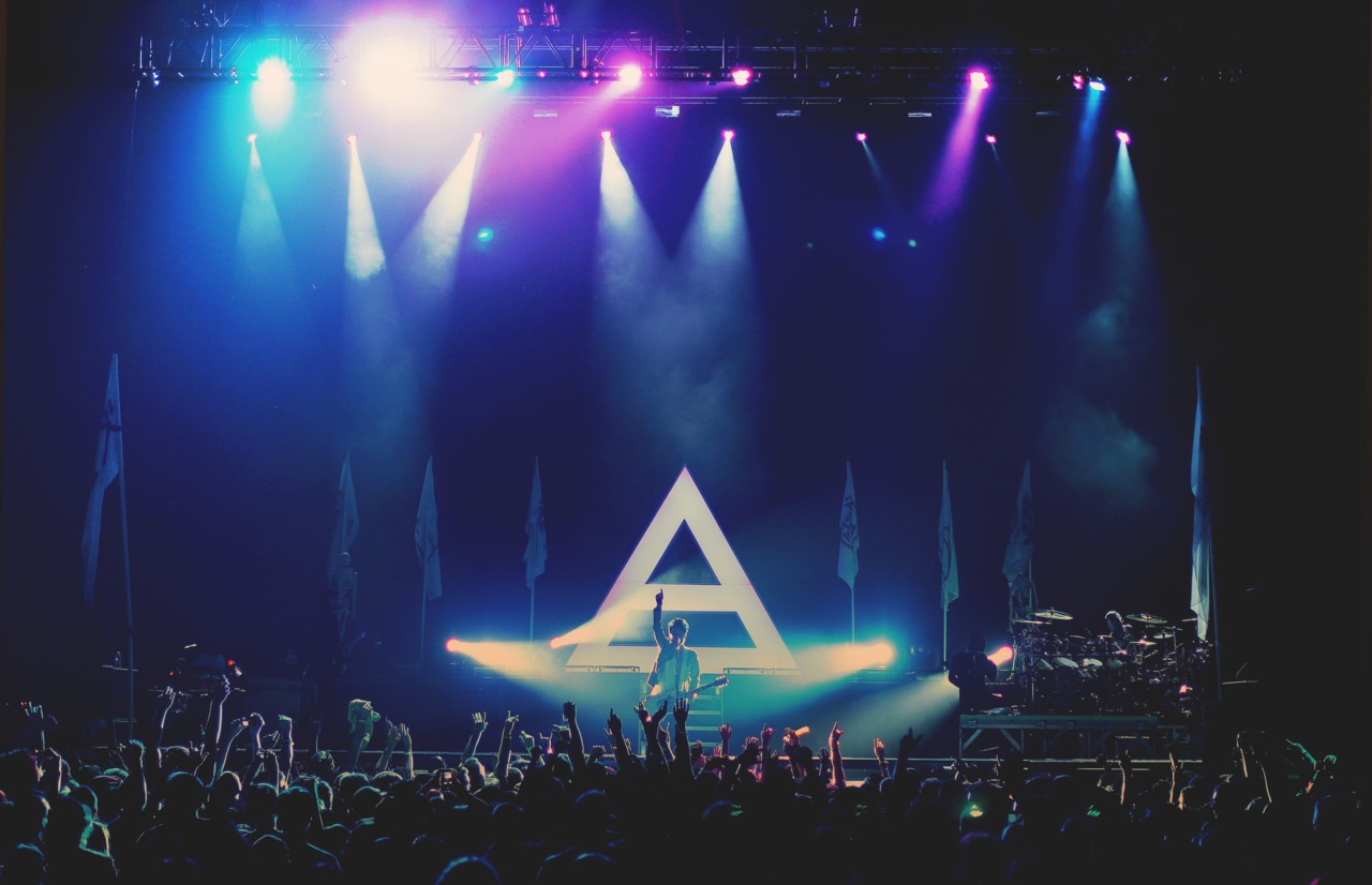 гастроли 30 seconds to mars. джаред лето концерт. 30 seconds to mars концерт. 30 seconds to mars стадион. джаред лето группа 30 seconds to mars.