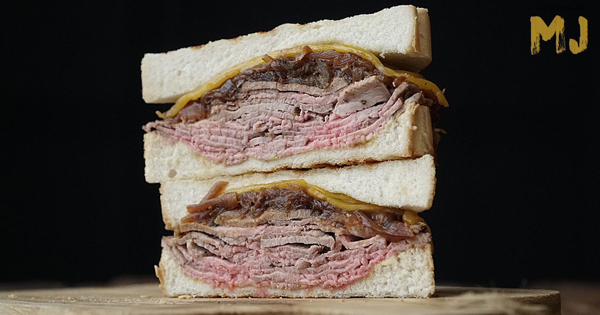 SÁNDWICH DE ROAST BEEF CON CEBOLLA CARAMELIZADA, MOSTAZA Y QUESO Las
