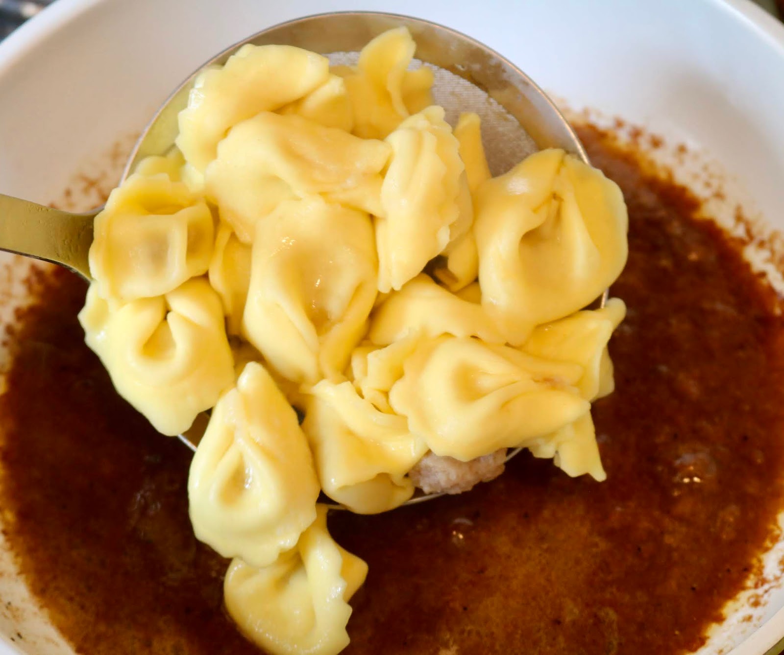 Tortelloni in Steinpilz Sauce