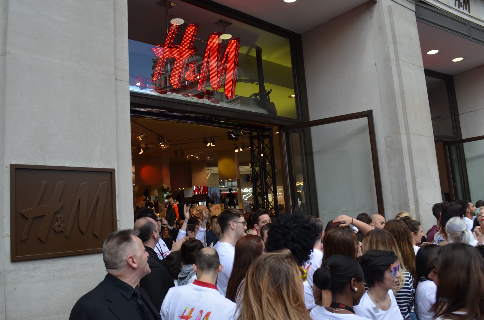 H&M Flagship Re-Launch at Oxford Street | Gold x City