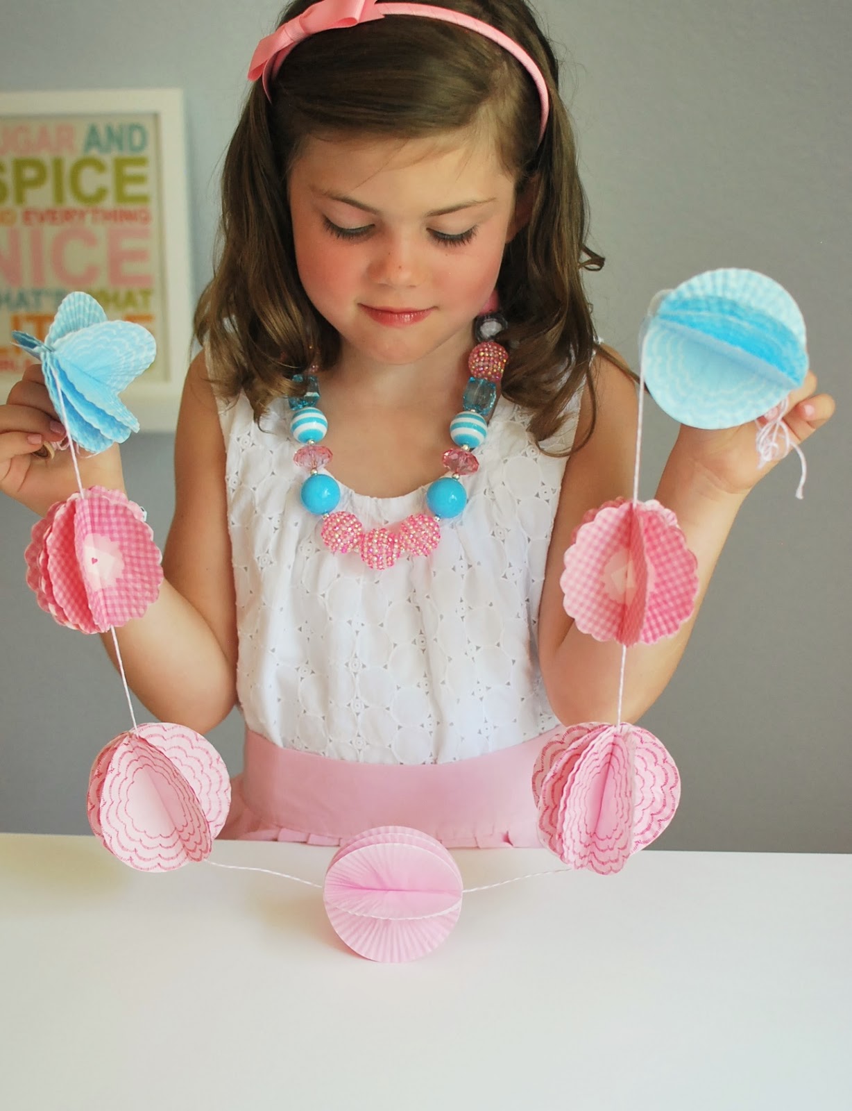 anna and blue paperie DIY Tutorial Cupcake Liner Garland