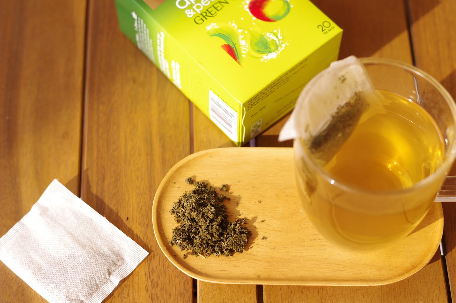 Savourer le thé Test Apple & Pear Green Tea (Twinings)