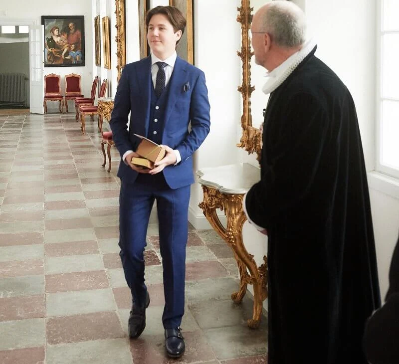 The confirmation was presided over by bishop Henrik Wigh-Poulsen