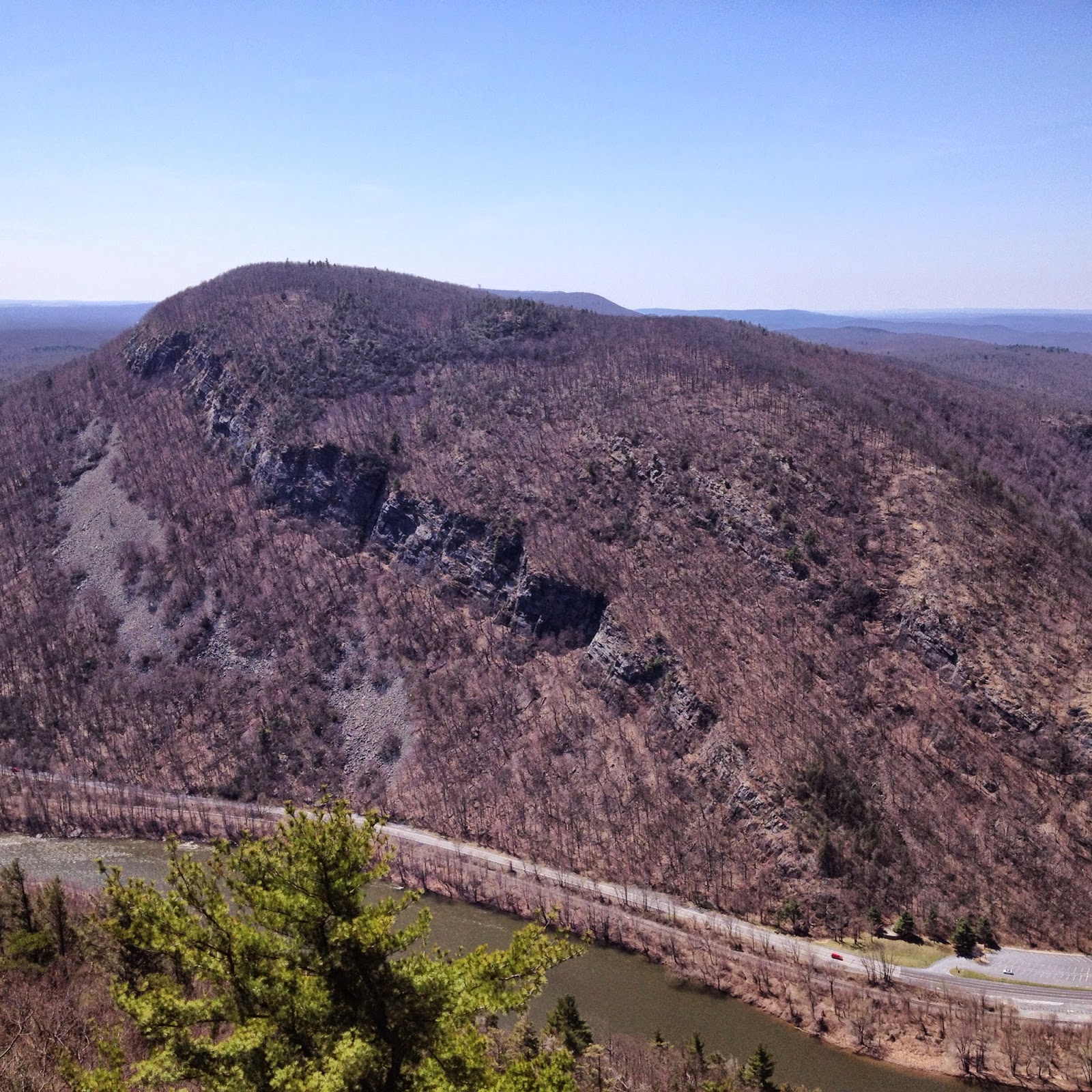 Mt. Minsi from Mt. Tammany