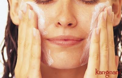Rửa mặt hiệu quả với sữa rửa mặt trị mụn hiệu quả Rửa mặt hiệu quả với sữa rửa mặt trị mụn hiệu quả