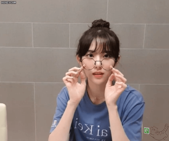 우주소녀  그림 그렸루다