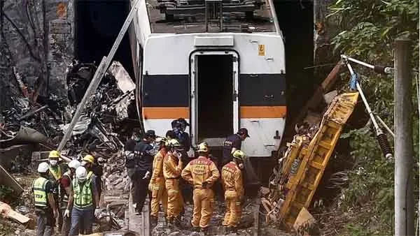News, World, Train, Train Accident, Death, Minister, Resignation, Police, Custody, Taiwan train crash: Lorry boss offers 'deep remorse'