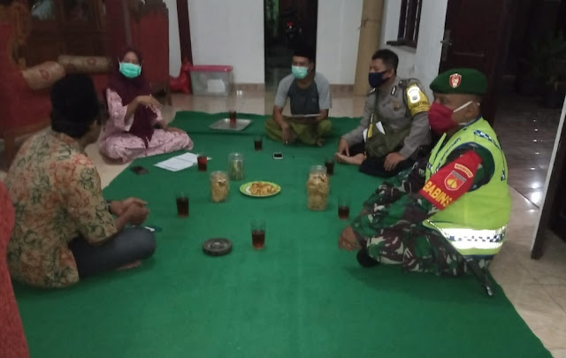 Babinsa Koramil 02 Jogonalan Bersama Bhabinkamtibmas Anjangsana Di wilayah Binaan