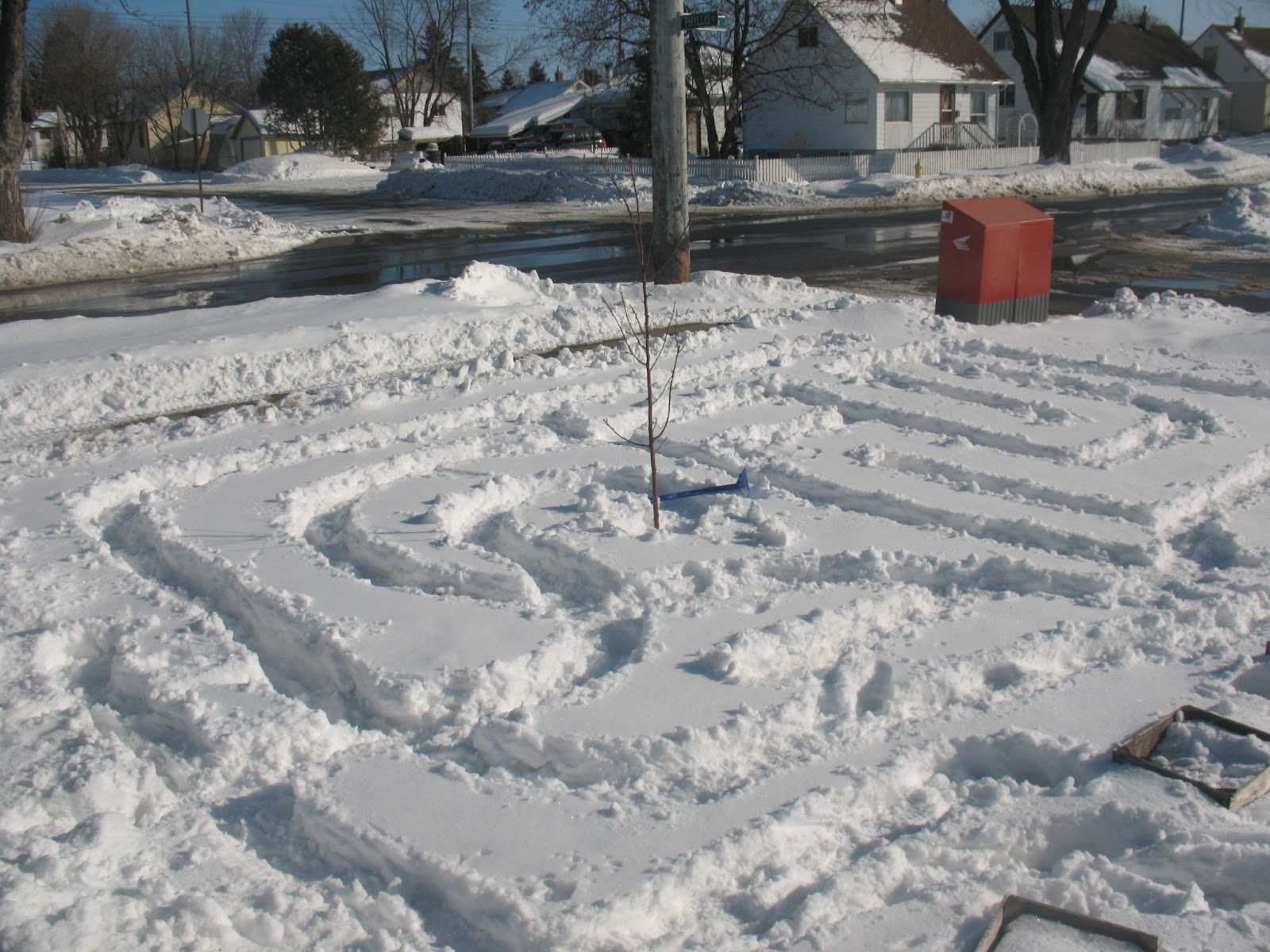 practically-homemade-snow-maze