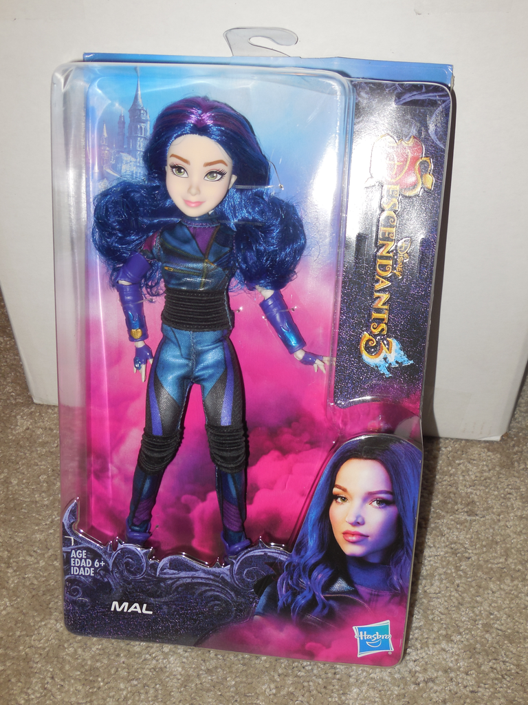 Toy Review: Descendants 3 Dolls by Hasbro 
