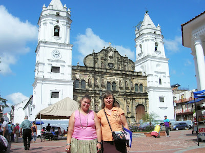 Catedral vieja, Plaza Independencia, Panamá, round the world, La vuelta al mundo de Asun y Ricardo, mundoporlibre.com