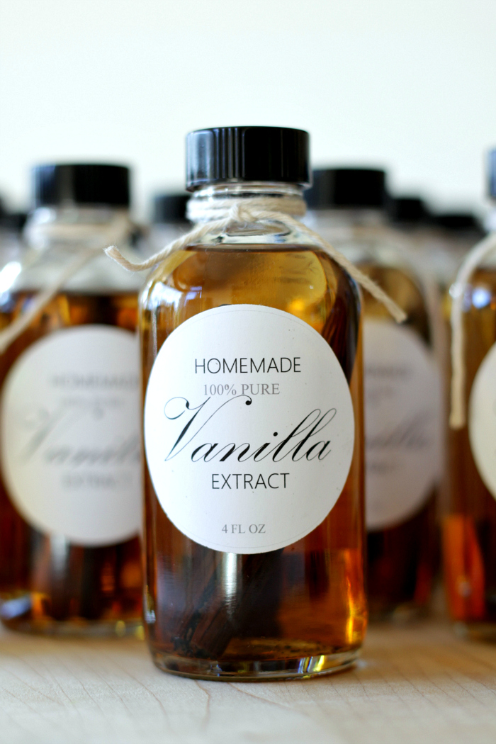 homework: GOOD TASTE: Homemade Vanilla Extract & Free Printable Labels