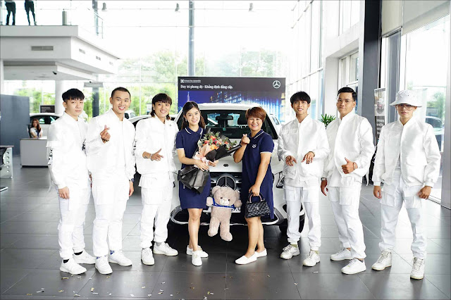 Hoàng Yến Chibi mua xe Mercedes GLC 200 1,7 tỷ đồng