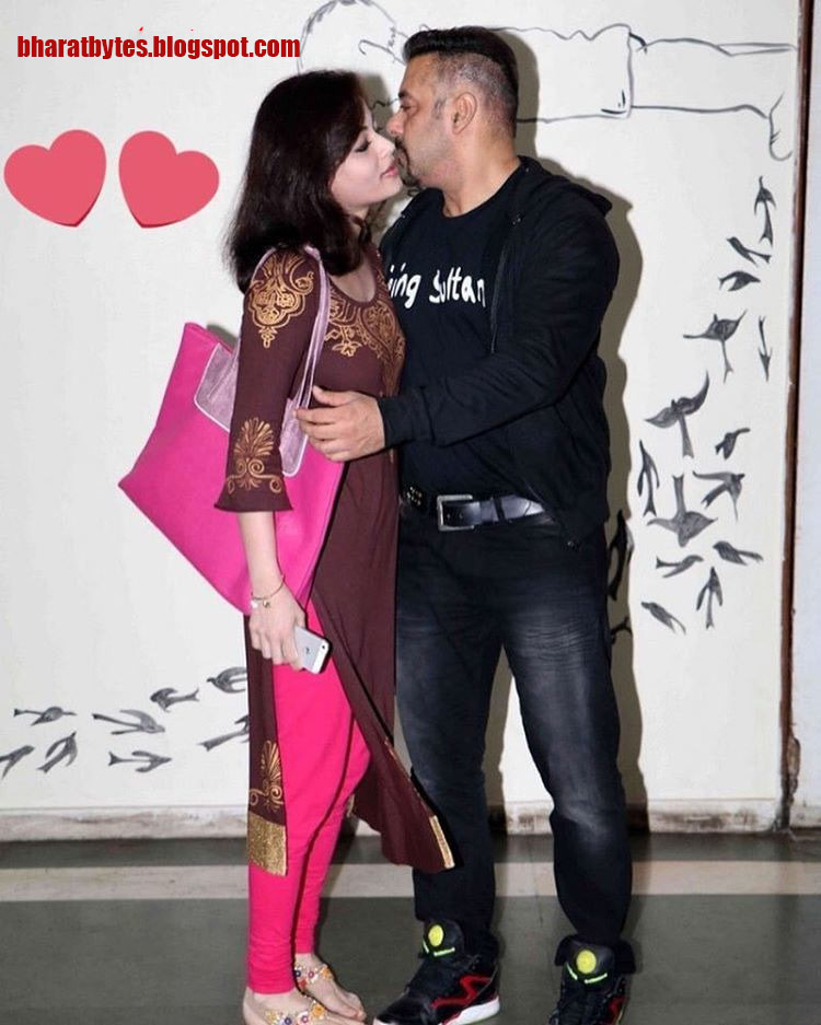 Bharatbytes: Sneha Ullal and Salman khan attend daisy shah Play Begun Jaan