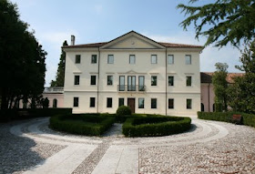 The Villa Saccomani is one of five Venetian villas around the small town of Pasiano di Pordenone
