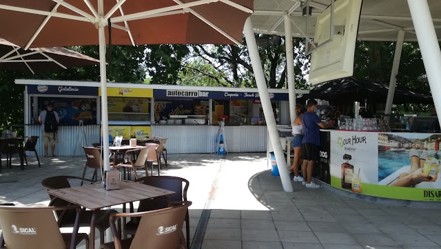 Esplanada Coberta do Autocarro Bar Esplanada Coberta do Autocarro Bar