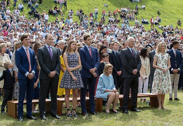 https://1.bp.blogspot.com/-n6ZoDB0H8v8/XVaP4kWjAVI/AAAAAAACOMM/H2bpxXGgHPsJAg7IZvqr49vE7nOuYaptQCLcBGAs/s1600/National-Day-of-Liechtenstein-13.jpg