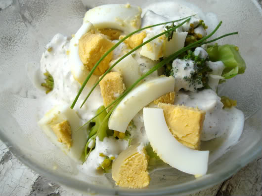 salad with eggs garnish