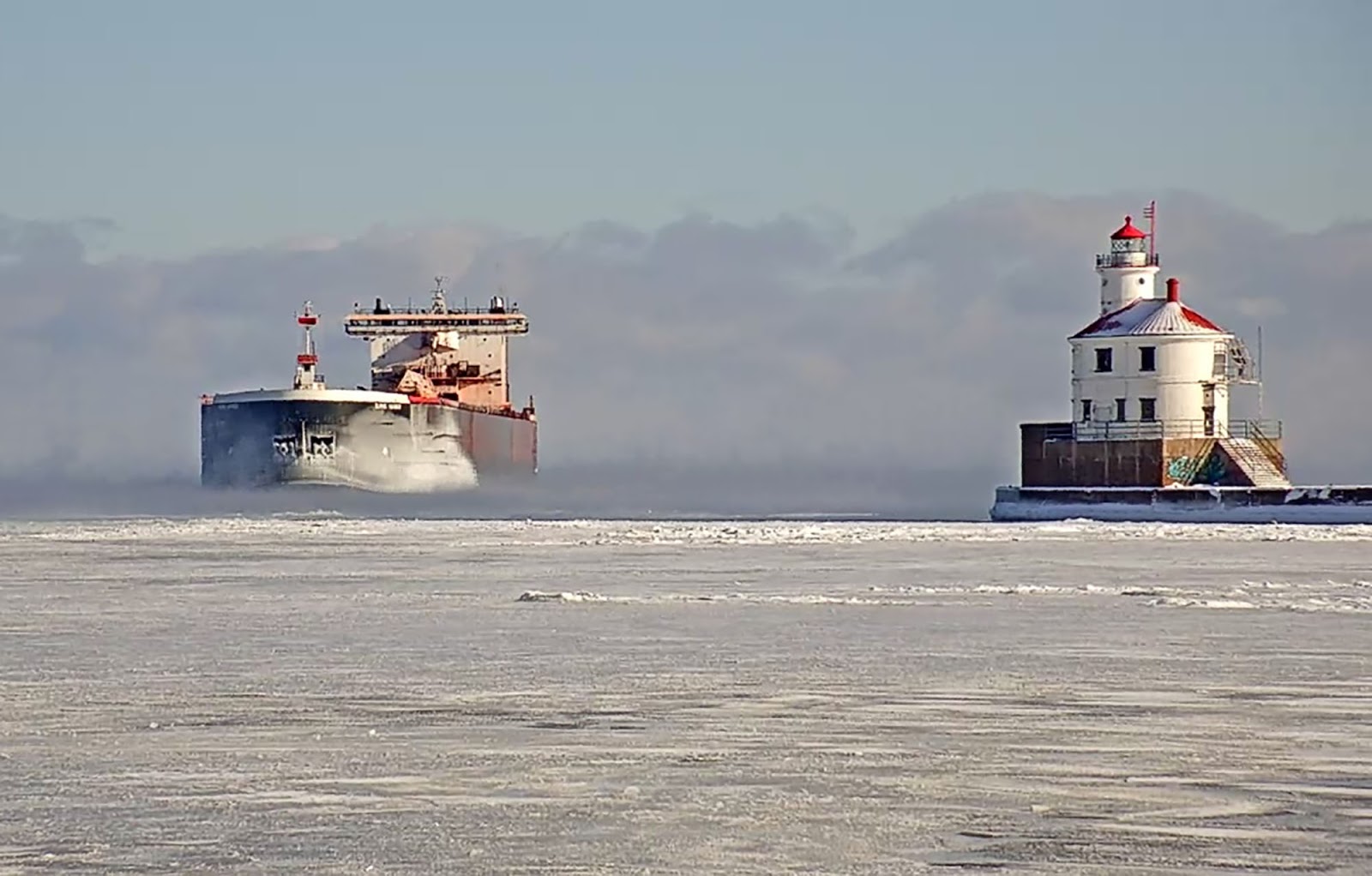 Duluth Harbor Cam American Spirit and Burns Harbor arrived Superior 1